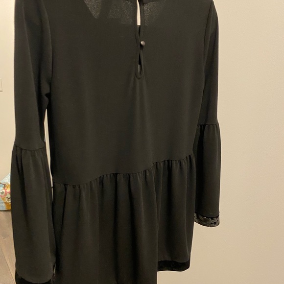 NWT Velvet trim peplum top - Evereve - Picture 3 of 6